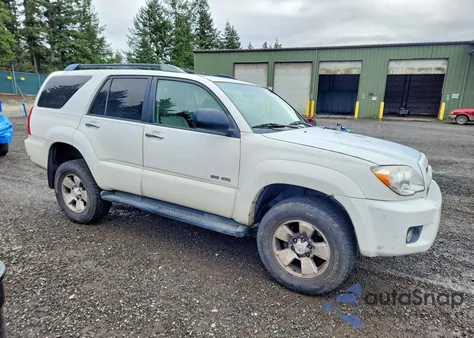 2006 Toyota 4Runner Sr5 z USA, uszkodzony, nr VIN JTEBU14R068052908